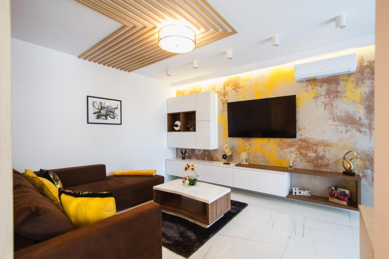 Romantic Getaway At West Residence Oradea Ngoại thất bức ảnh