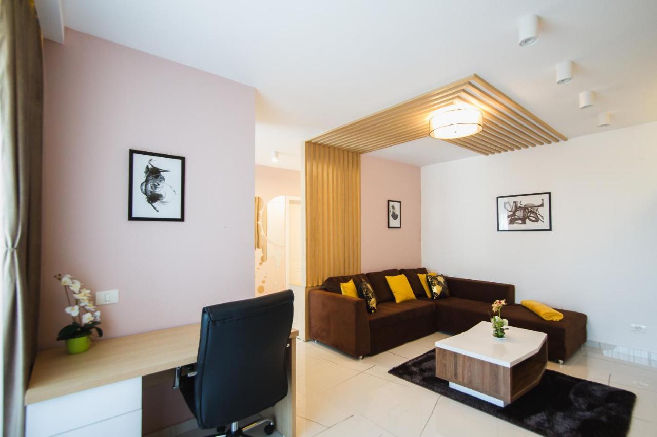 Romantic Getaway At West Residence Oradea Ngoại thất bức ảnh