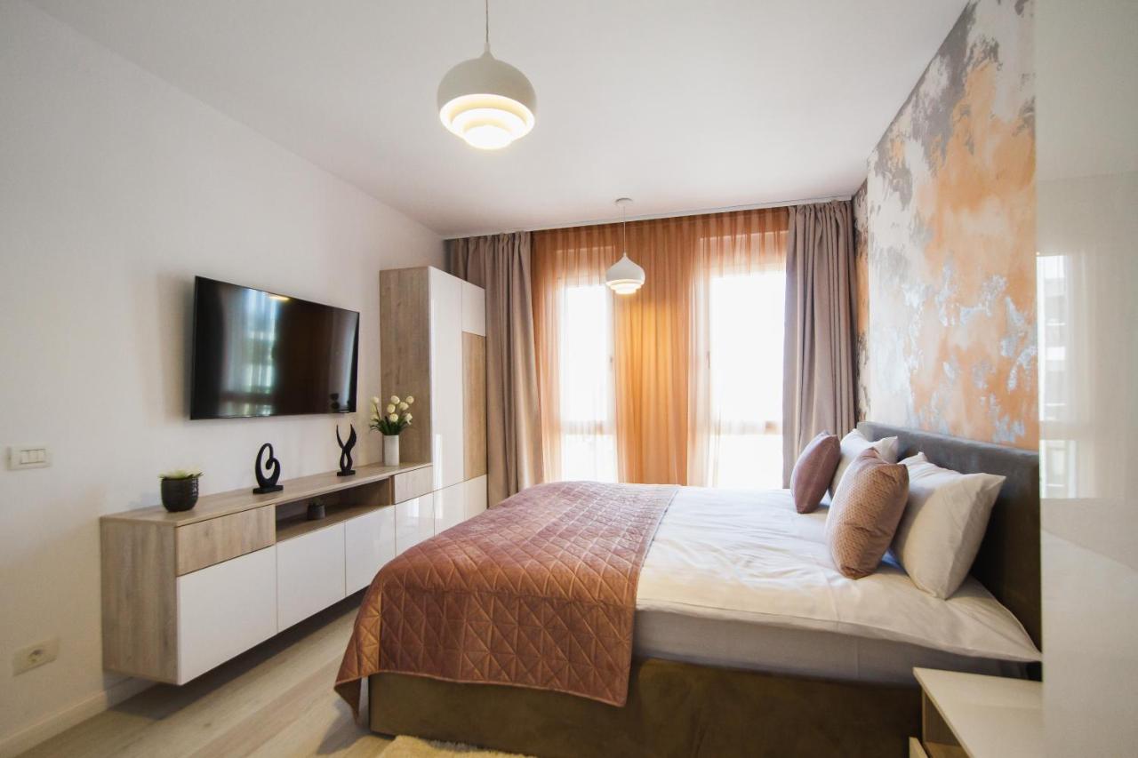 Romantic Getaway At West Residence Oradea Ngoại thất bức ảnh